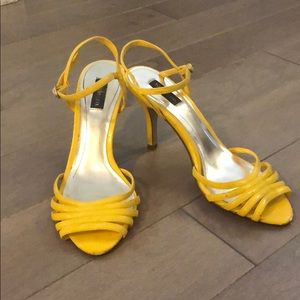 Style & Co strappy yellow Emma heel EUC size 7.5